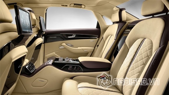 Thủy Tiên 'choáng ngợp' khi được chồng tặng xe sang 4