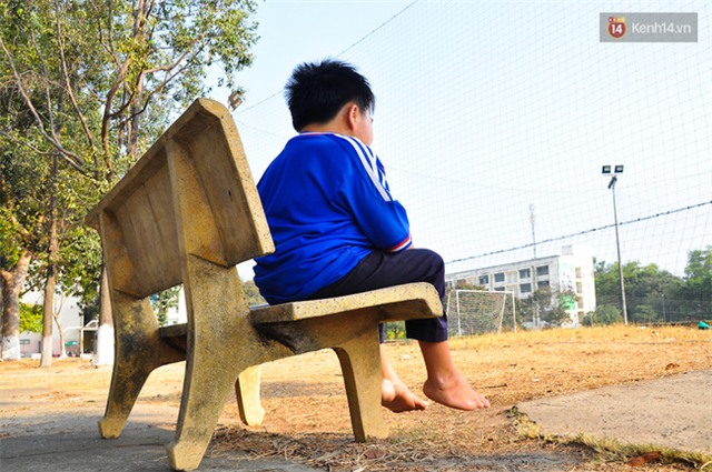 Chàng sinh viên Sài Gòn cao 80cm, suốt 22 năm đi chân đất đến trường - Ảnh 7.