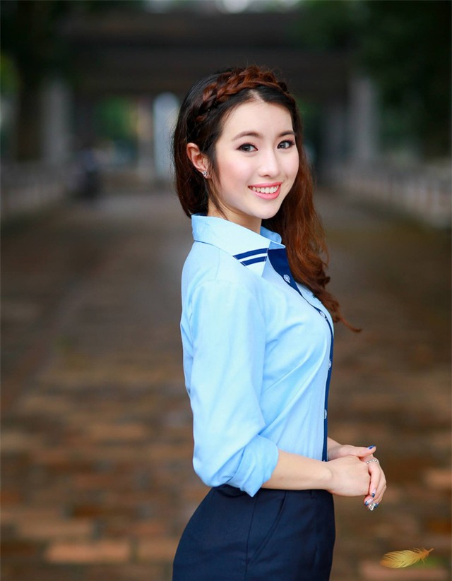 Khó rời mắt trước nhan sắc của tân Hoa khôi Học viện Ngoại giao