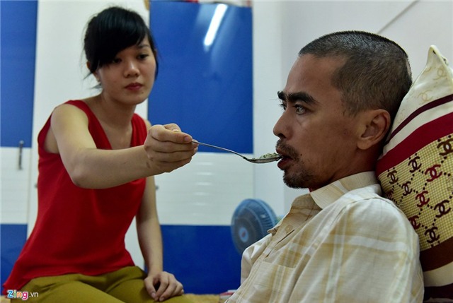 Vo chong dien vien Nguyen Hoang mo quan ca phe muu sinh hinh anh 11