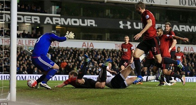 Tottenham dâng chức vô địch cho Leicester với trận hòa 1-1 - Ảnh 5.