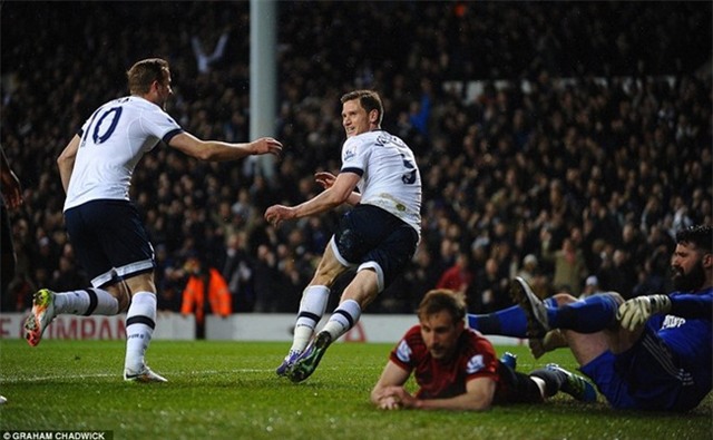 Tottenham dâng chức vô địch cho Leicester với trận hòa 1-1 - Ảnh 6.