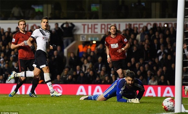 Tottenham dâng chức vô địch cho Leicester với trận hòa 1-1 - Ảnh 8.