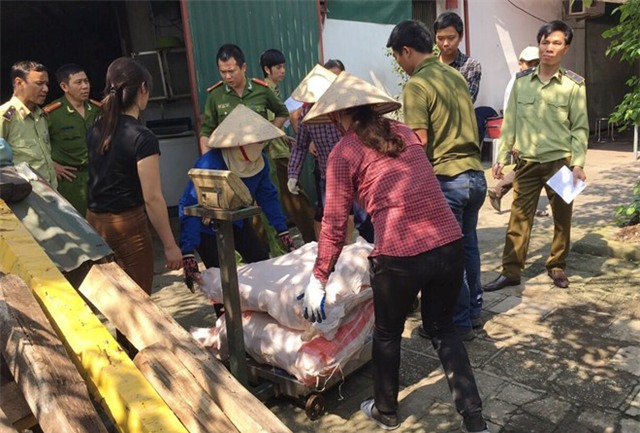 Vo bo hoi thoi luoc ban cho quan nhau hinh anh 1