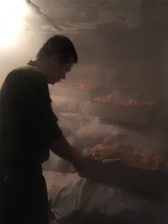 Vo bo hoi thoi luoc ban cho quan nhau hinh anh 2