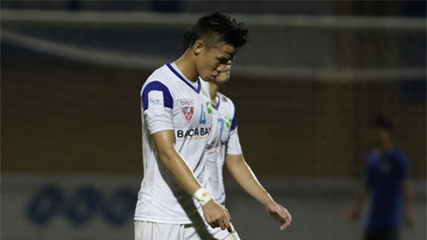 que ngoc hai noi gi ve chiec the do truoc hagl? hinh anh 1