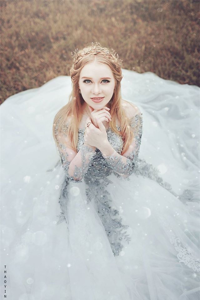 Vợ và con trai đẹp như thiên thần của ngoại binh Hải Phòng - Ảnh 1.