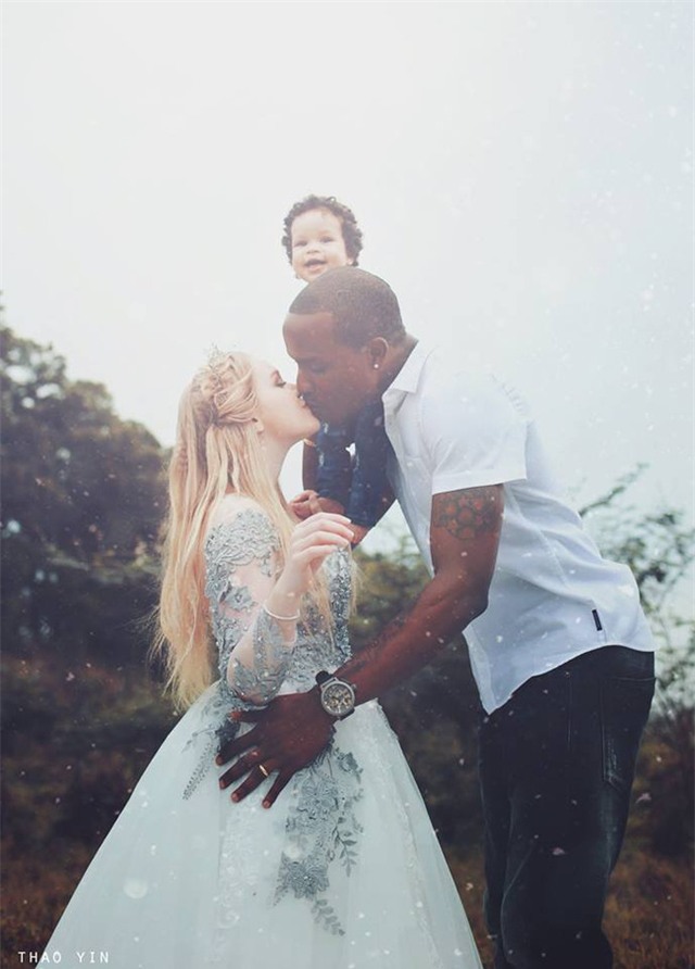 Vợ và con trai đẹp như thiên thần của ngoại binh Hải Phòng - Ảnh 6.