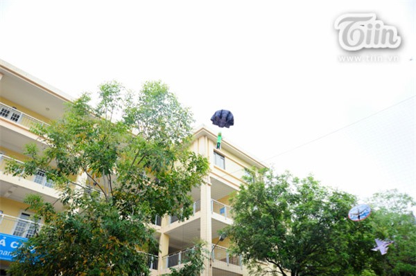 Học sinh Lomonosov học lịch sử với tên lửa nước