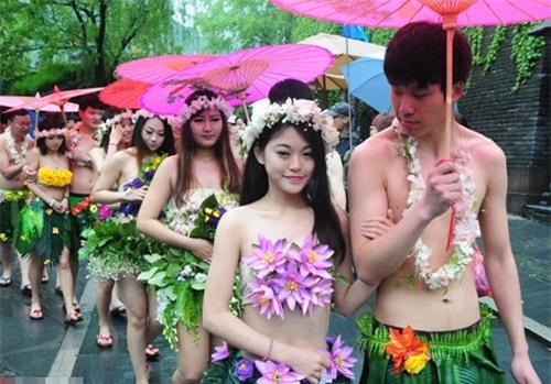 dam cuoi nguyen thuy gay
