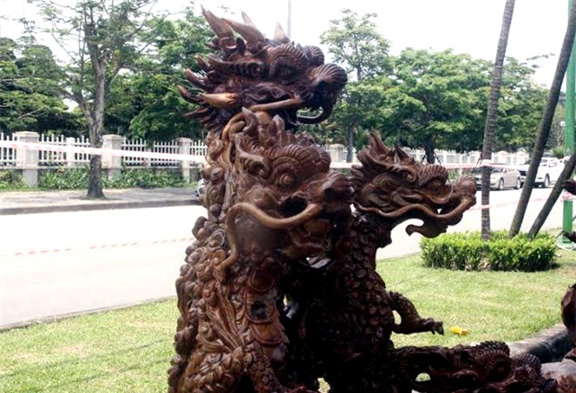 bộ bàn ghế gỗ lũa, gỗ gù hương, triển lãm sinh vật cảnh, ghế vua