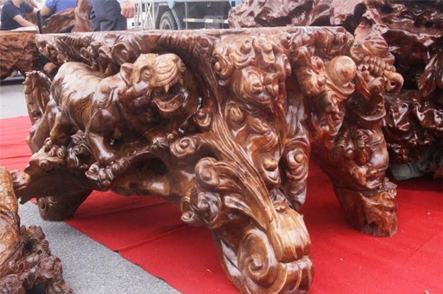 bộ bàn ghế gỗ lũa, gỗ gù hương, triển lãm sinh vật cảnh, ghế vua