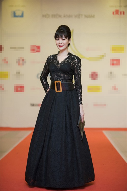 nhung chiec dam ren khong muon ngam lai cua sao viet tuan qua - 3