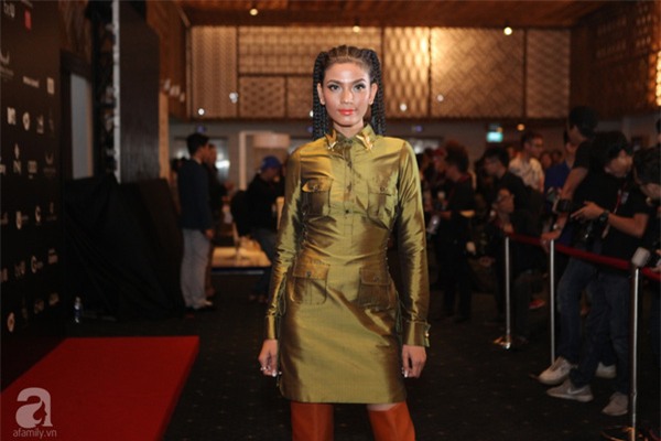 Thảm đỏ tuần lễ thời trang ngày cuối