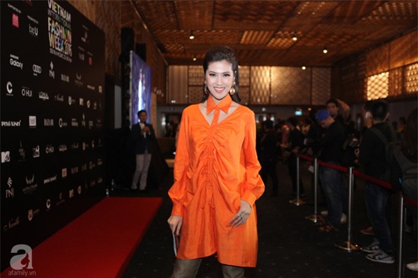 Thảm đỏ tuần lễ thời trang ngày cuối