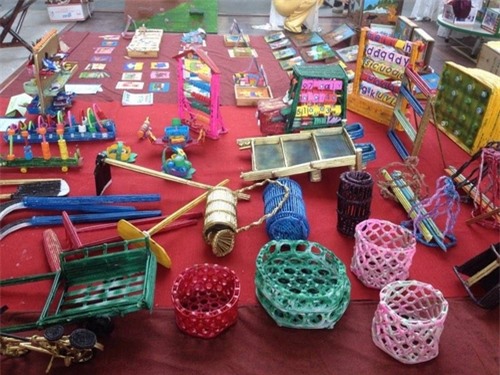 co giao kheo tay lam do dung day hoc tu xo muop, chai nhua - 5