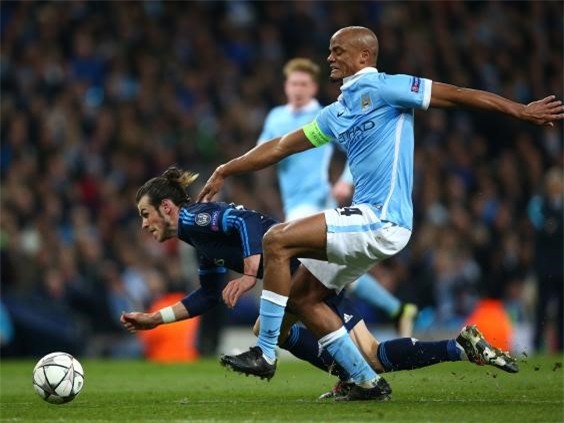 Tu chiec quan rach cua Zidane toi gia tri mot thien tai hinh anh 1