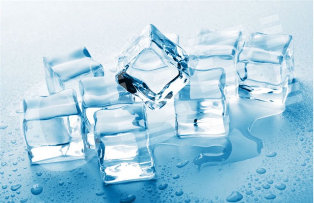 Đá lạnh mua 1, 2 lần thì siêu rẻ, nhưng bạn thử mua đá hàng chục, trăm lần xem số tiền là bao nhiêu nhé!