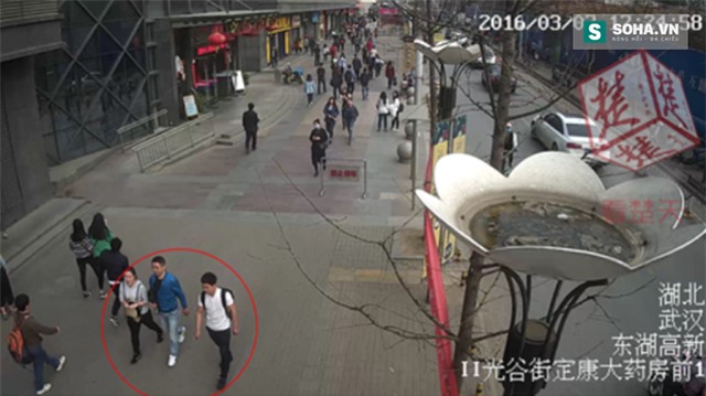 Trong bộ dạng những thương nhân Hong Kong thành đạt, băng nhóm này đã lừa đảo trót lọt 30 nạn nhân.