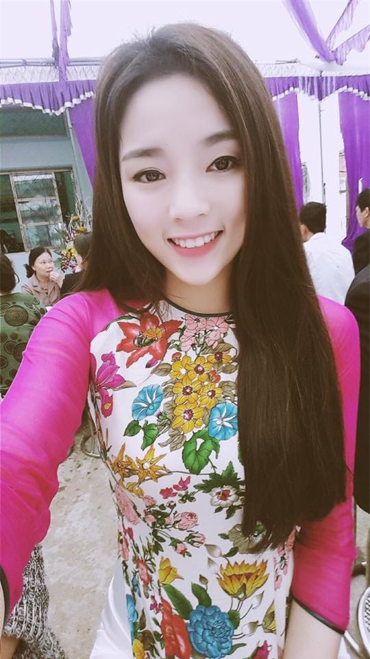 Hoa hậu Kỳ Duyên liên tục xuất hiện với chiếc cằm ngày càng nhọn - Ảnh 6.