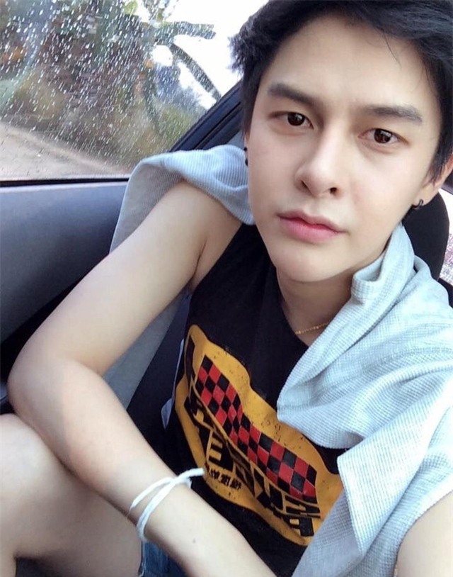 Choáng ngợp trước dung nhan của chàng trai Thái làm trai thì đẹp mà làm gái cũng xinh - Ảnh 4.