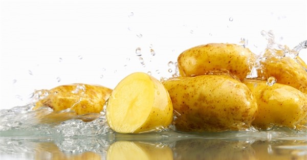 7 cach cham soc da khong lo chay nang mua di bien - 8