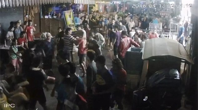 Thái Lan: Cả gia đình người Anh bị nhóm côn đồ đánh bất tỉnh tại khu nghỉ dưỡng nổi tiếng - Ảnh 5.