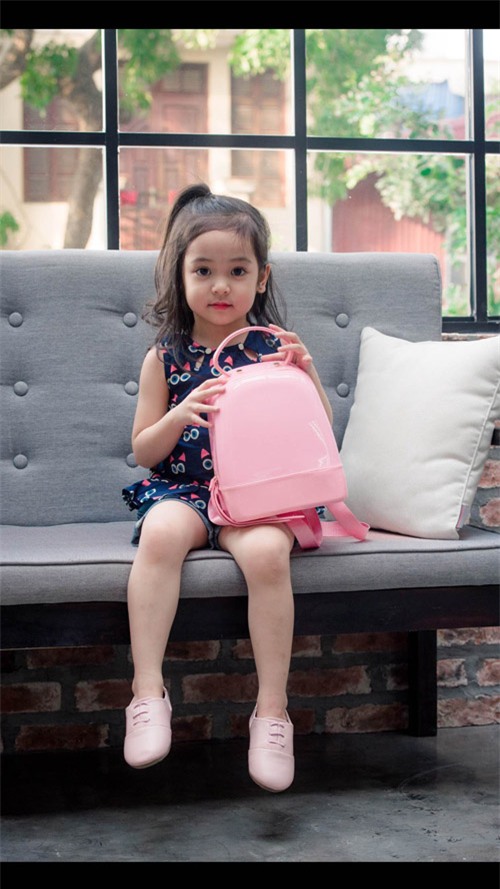 mau nhi 5 tuoi ha noi nhu sinh ra de thi hoa hau - 4