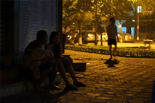 chay chung cu o linh dam: tre va vat ngu ngoai duong - 10