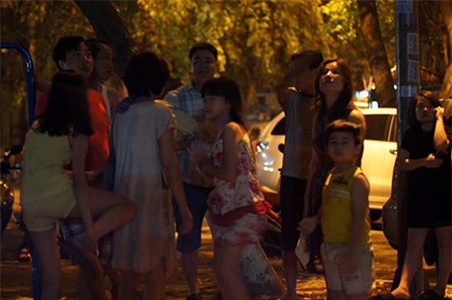 chay chung cu o linh dam: tre va vat ngu ngoai duong - 4