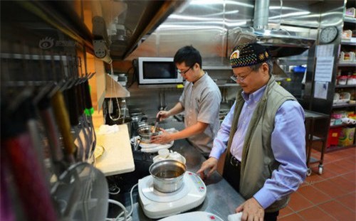 Gian bếp của nhà ông Wang.