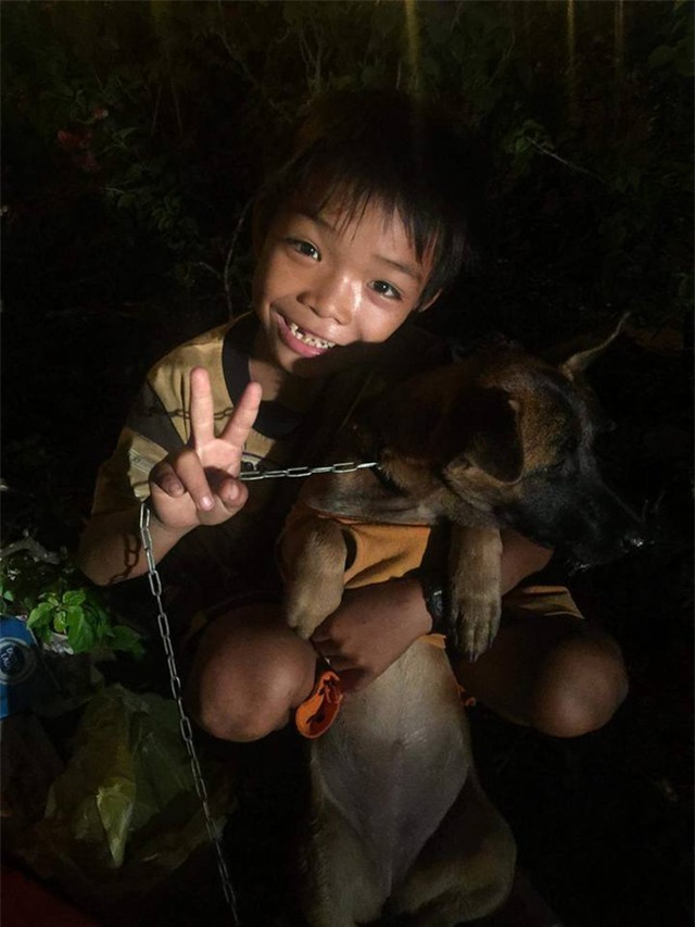 Câu chuyện của cậu bé bán vé số khiến bạn suy ngẫm về cuộc đời - Ảnh 2.