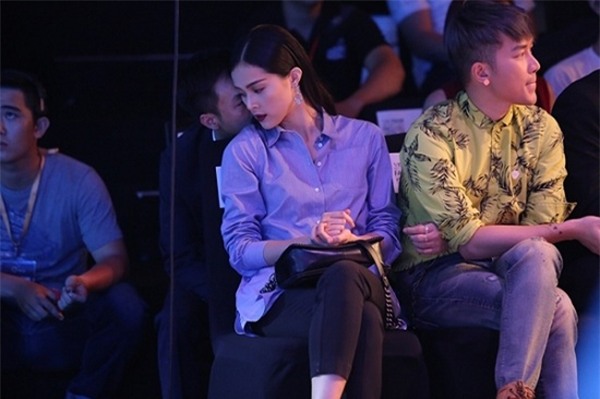 Đóng trang cá nhân vì muốn người yêu được bình yên.