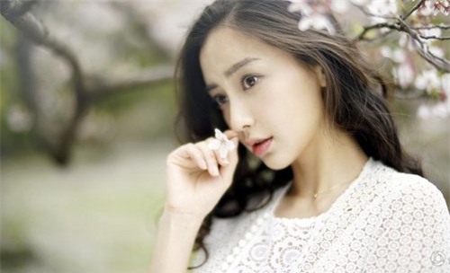 Angelababy xinh như thiên thần bên hoa anh đào - ảnh 14