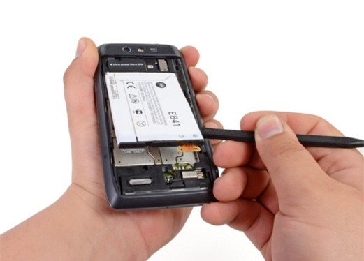 cách 'chữa cháy' thông minh khi điện thoại rơi xuống nước 4