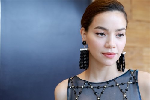 ha ho quyen ru khi make up trong suot nhu khong - 2