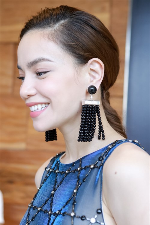 ha ho quyen ru khi make up trong suot nhu khong - 4