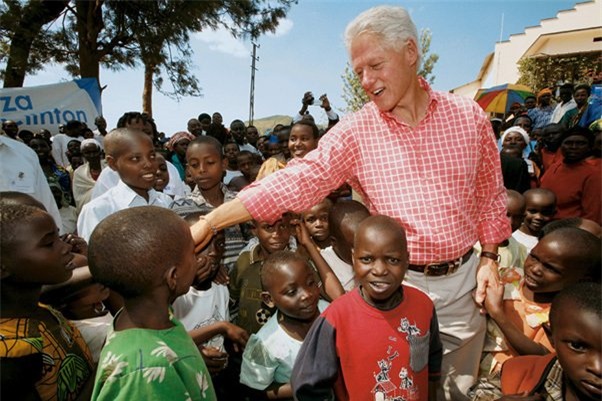 kiem tien gioi nhu cuu tong thong my bill clinton hinh anh 1