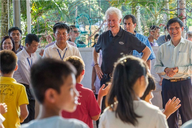 kiem tien gioi nhu cuu tong thong my bill clinton hinh anh 3