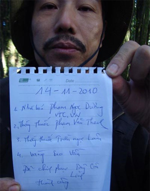 su that ve loai nam giup quy ong sung man, quy ba hoi xuan hinh anh 1