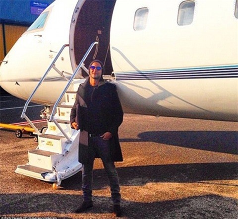 giàu có, phụ huynh, con cái, xa xỉ, sang trọng, khoe tiền tỷ, khoe siêu xe, mạng xã hội