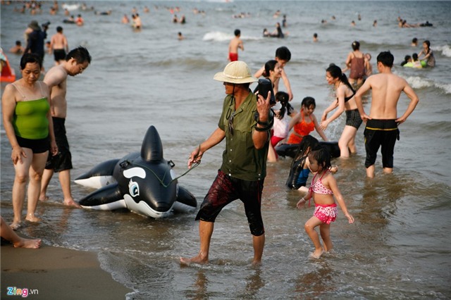 Bien Sam Son dong nghet, khach san chay phong hinh anh 10