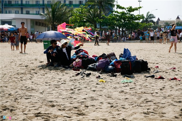 Bien Sam Son dong nghet, khach san chay phong hinh anh 2