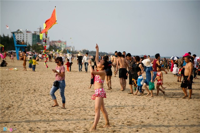 Bien Sam Son dong nghet, khach san chay phong hinh anh 5