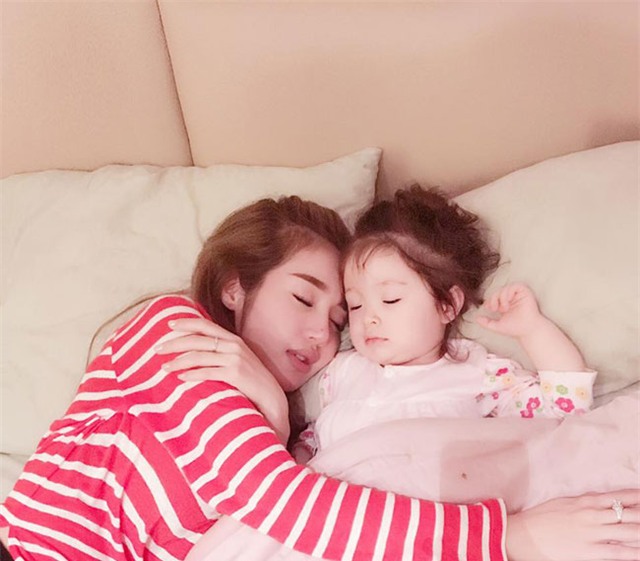 18 khoanh khac hanh phuc cua me con elly tran hinh anh 11