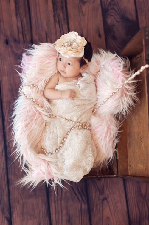 Bộ ảnh xinh như công chúa của con gái Hà Kiều Anh - ảnh 1