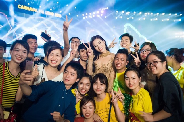 Hoa hau Ky Duyen bo mac tin don, thoai mai du su kien hinh anh 4