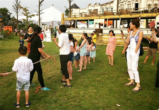 Hà Tăng, Phạm Hương, Hà Hồ, sao Việt, Elly Trần, Thúy vân, nghỉ lễ, du lịch