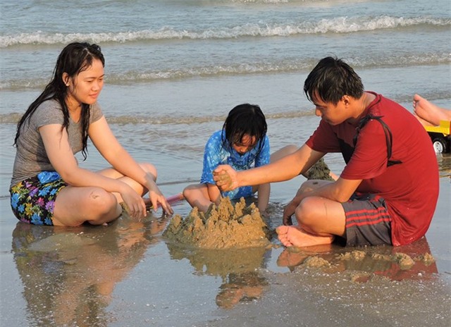 Vui choi tren bai bien khong rac o Vung Tau  hinh anh 1