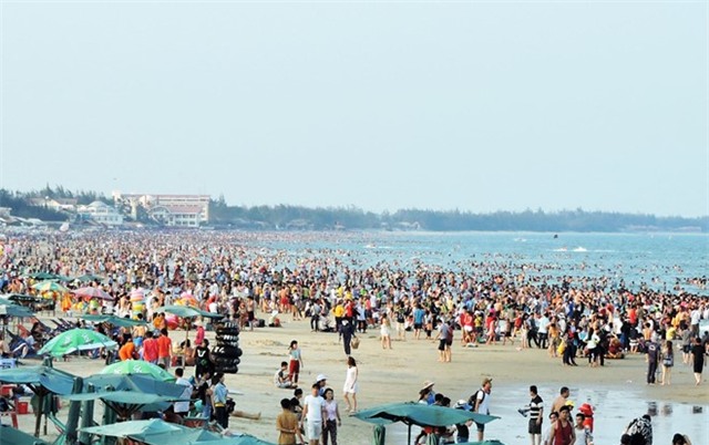 Vui choi tren bai bien khong rac o Vung Tau  hinh anh 2